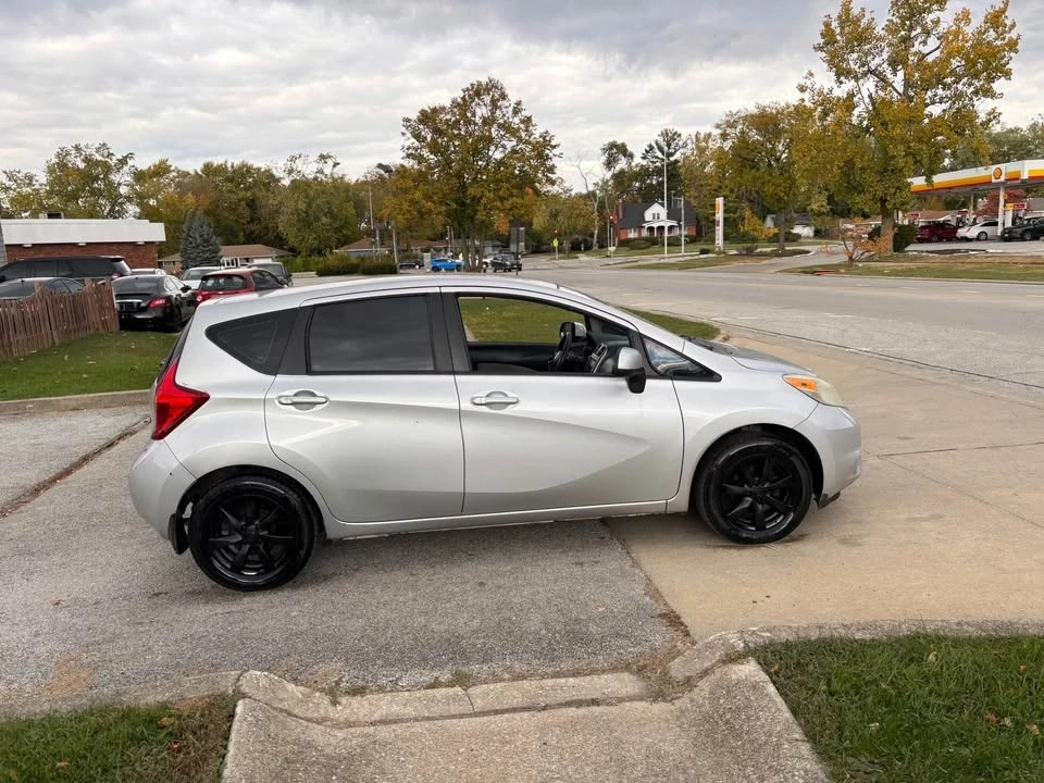 2014 Nissan Versa - Image 6 of 19