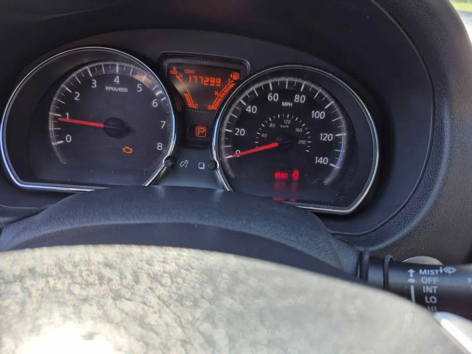 2014 Nissan Versa - Image 6 of 10