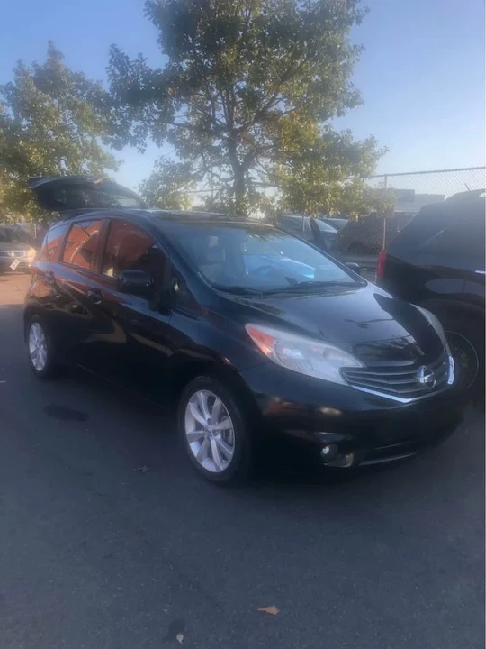 2014 Nissan Versa - Image 2 of 11