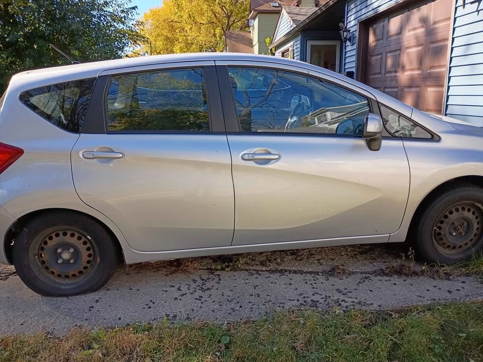 2014 Nissan Versa - Image 4 of 6