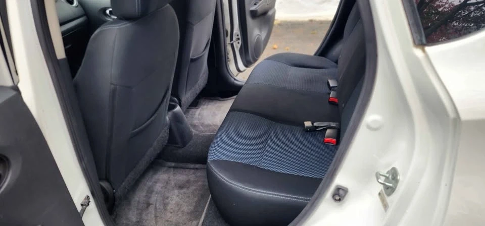 2014 Nissan Versa - Image 4 of 20