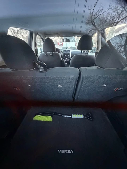 2014 Nissan Versa - Image 11 of 12