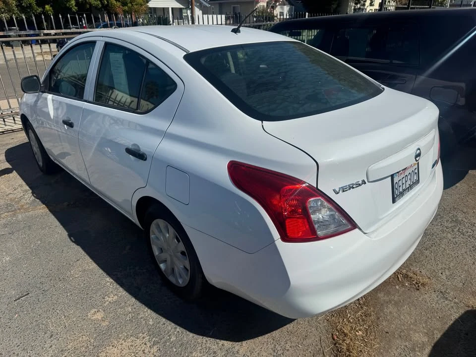 2014 Nissan Versa - Image 2 of 11