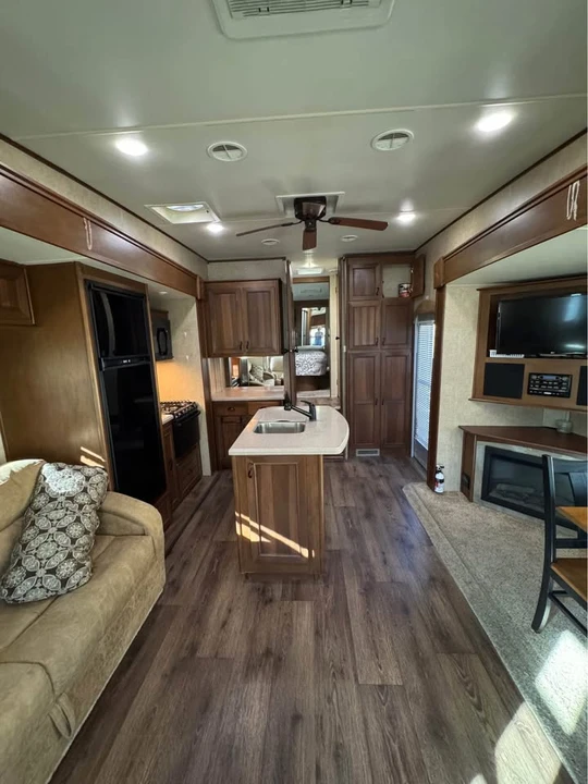 2014 Forest River - Image 2 of 10