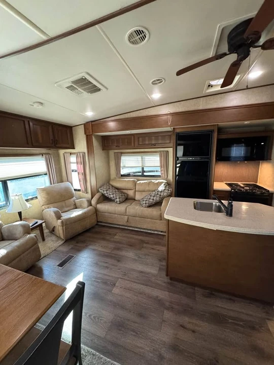 2014 Forest River - Image 3 of 10