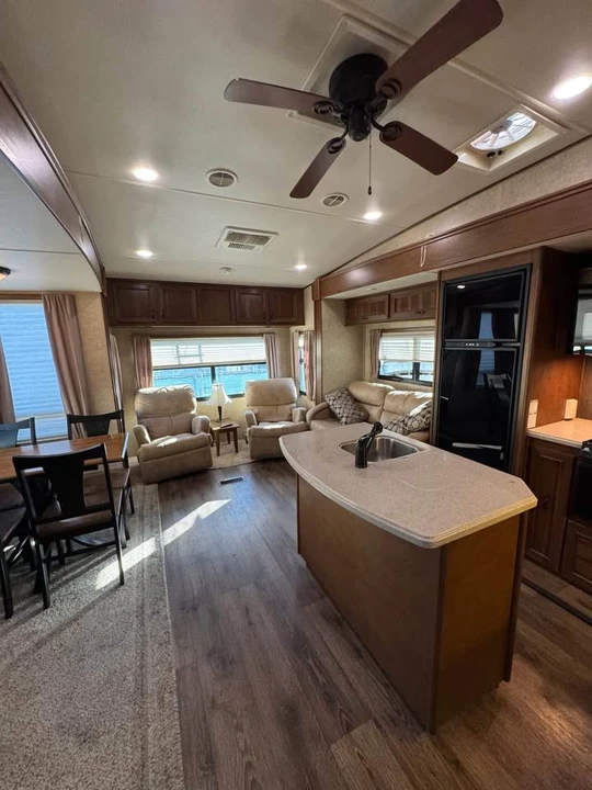 2014 Forest River - Image 8 of 10