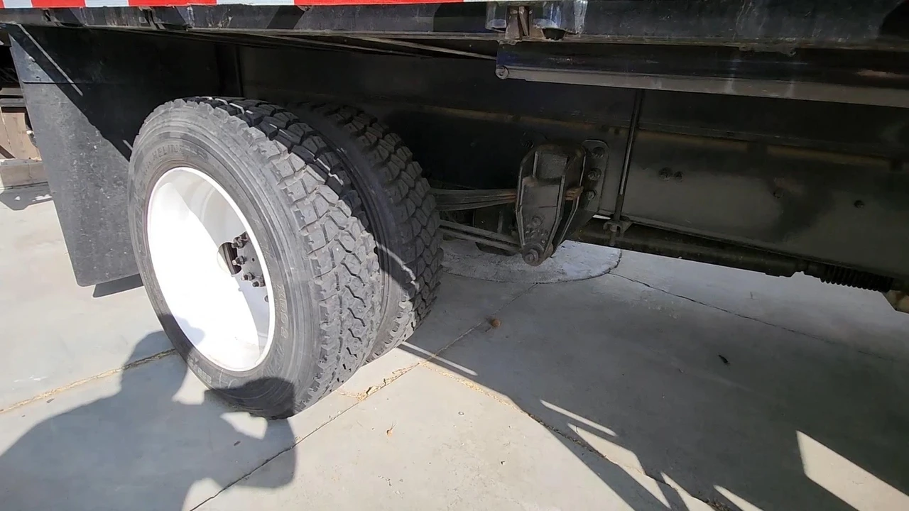 2014 Peterbilt - Image 5 of 12