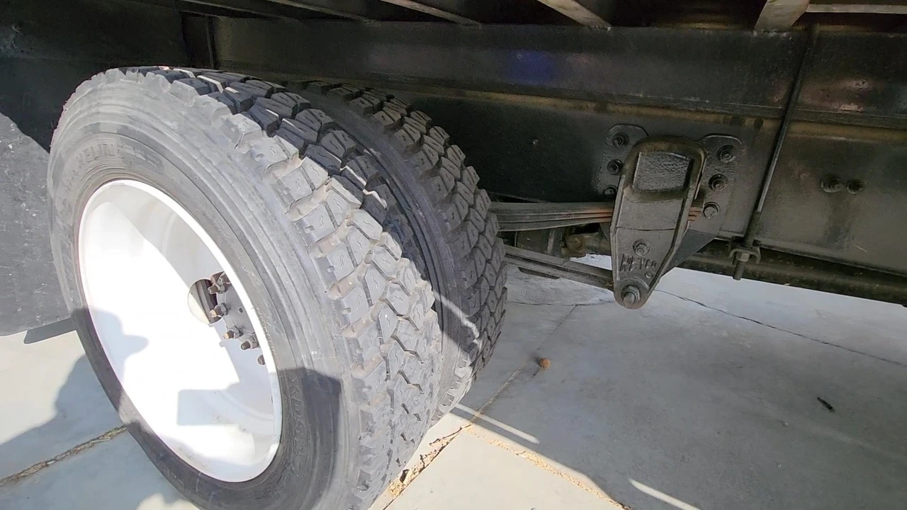 2014 Peterbilt - Image 6 of 12