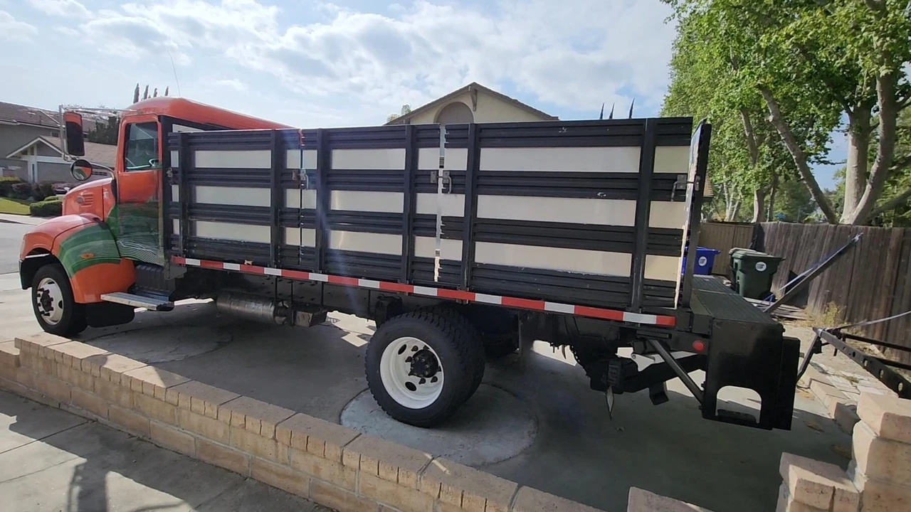 2014 Peterbilt - Image 12 of 12