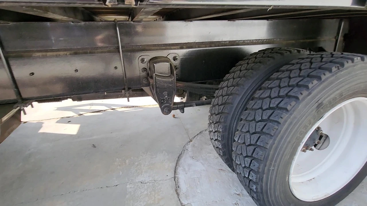 2014 Peterbilt - Image 7 of 12
