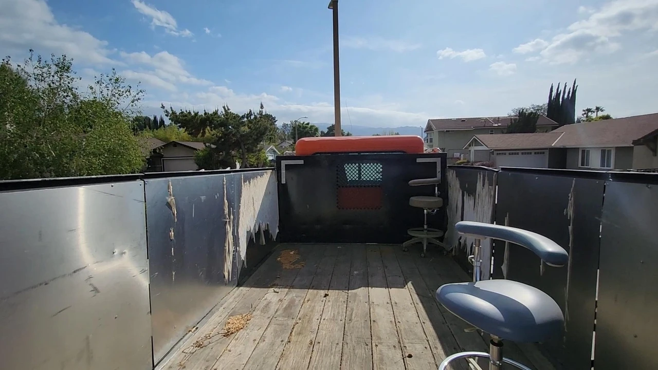 2014 Peterbilt - Image 9 of 12