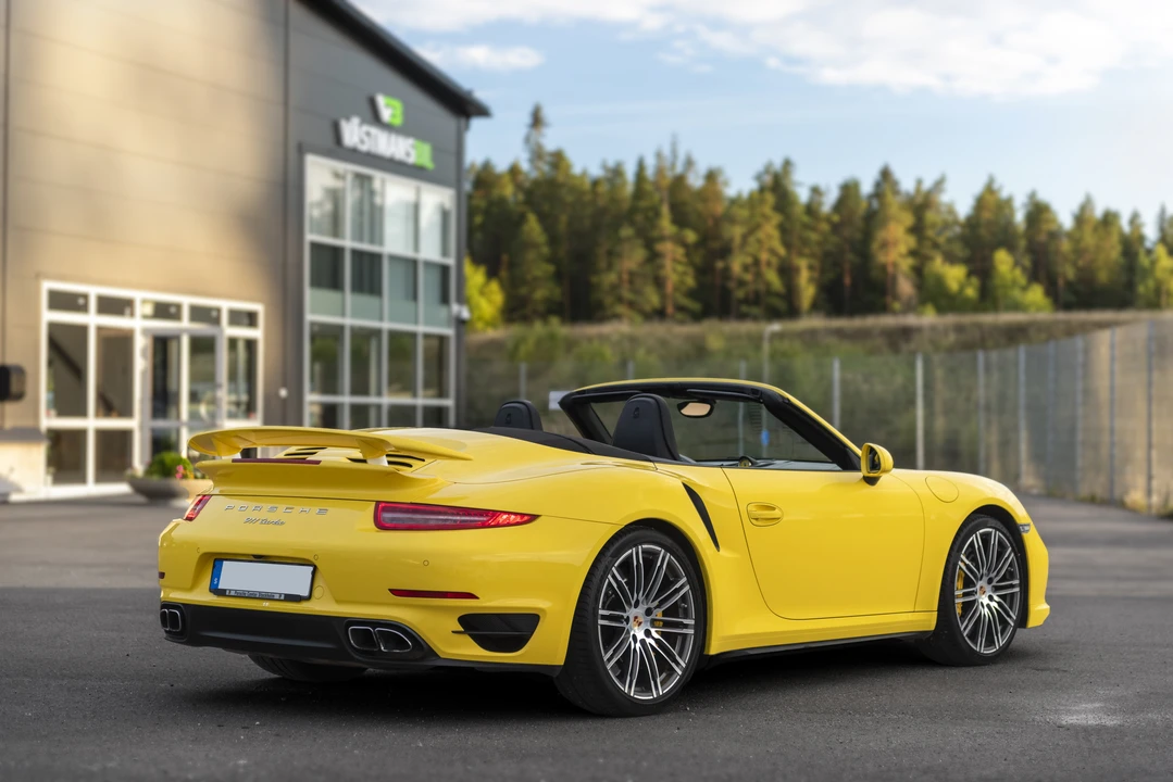 2014 Porsche 991 Turbo - Image 8 of 31