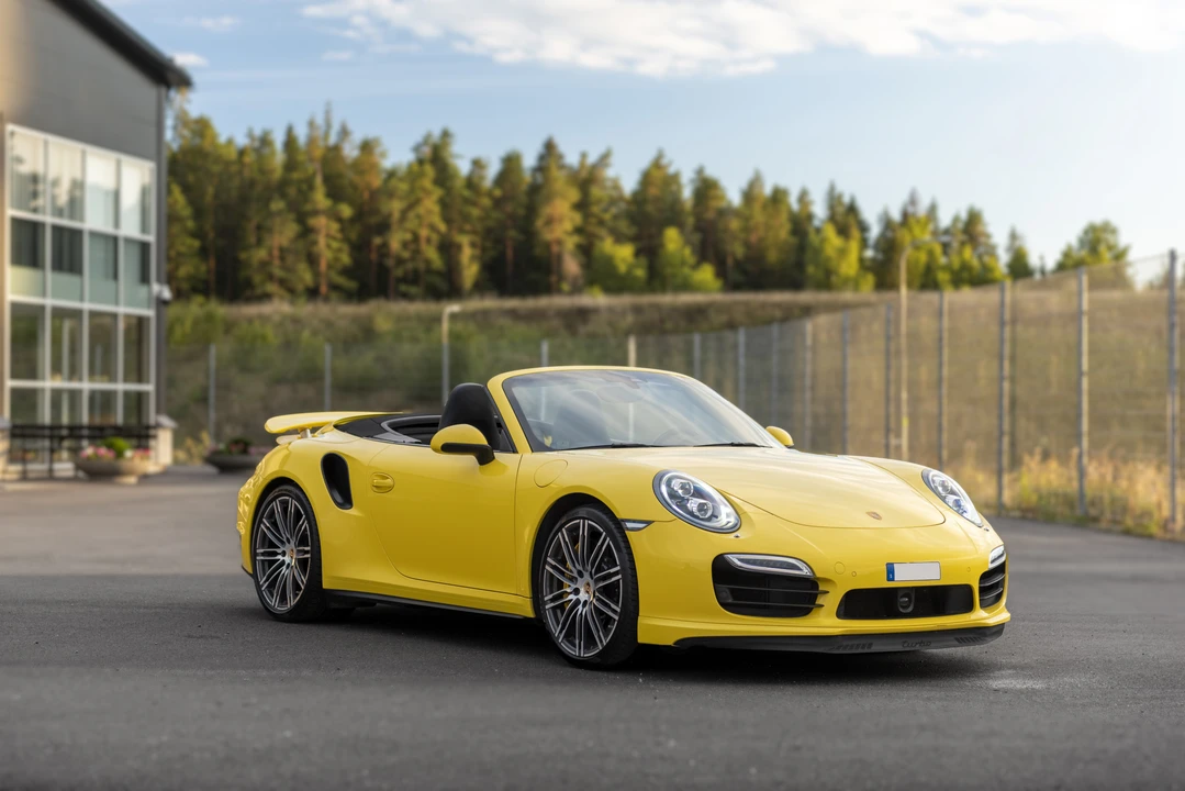 2014 Porsche 991 Turbo - Image 10 of 31