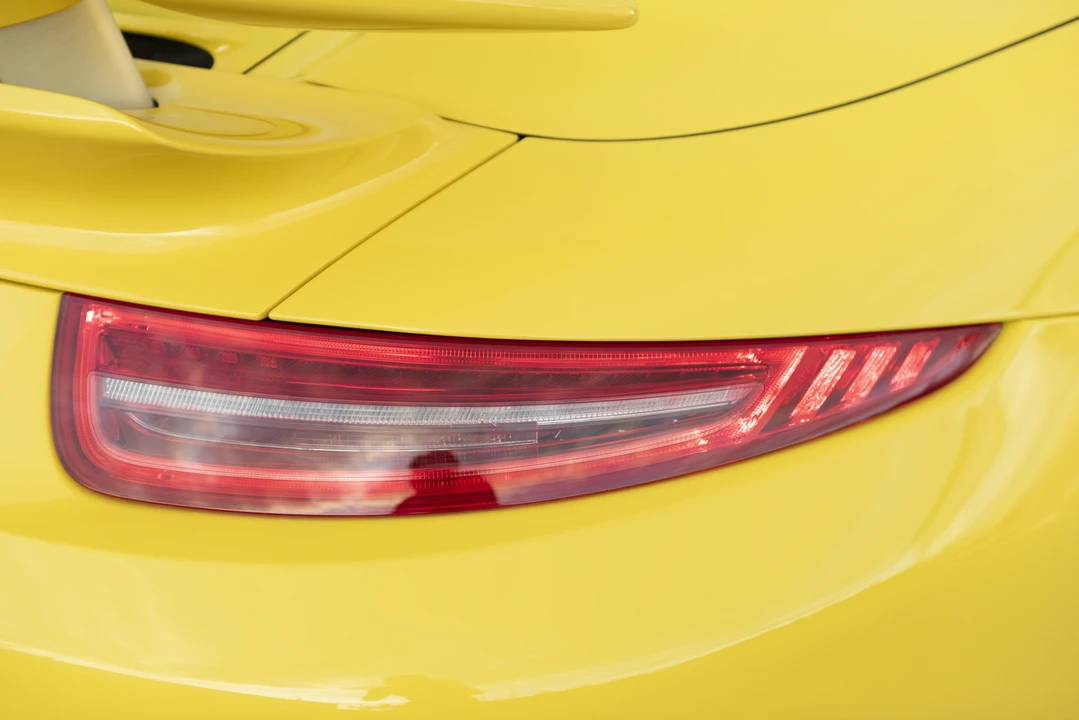 2014 Porsche 991 Turbo - Image 25 of 31