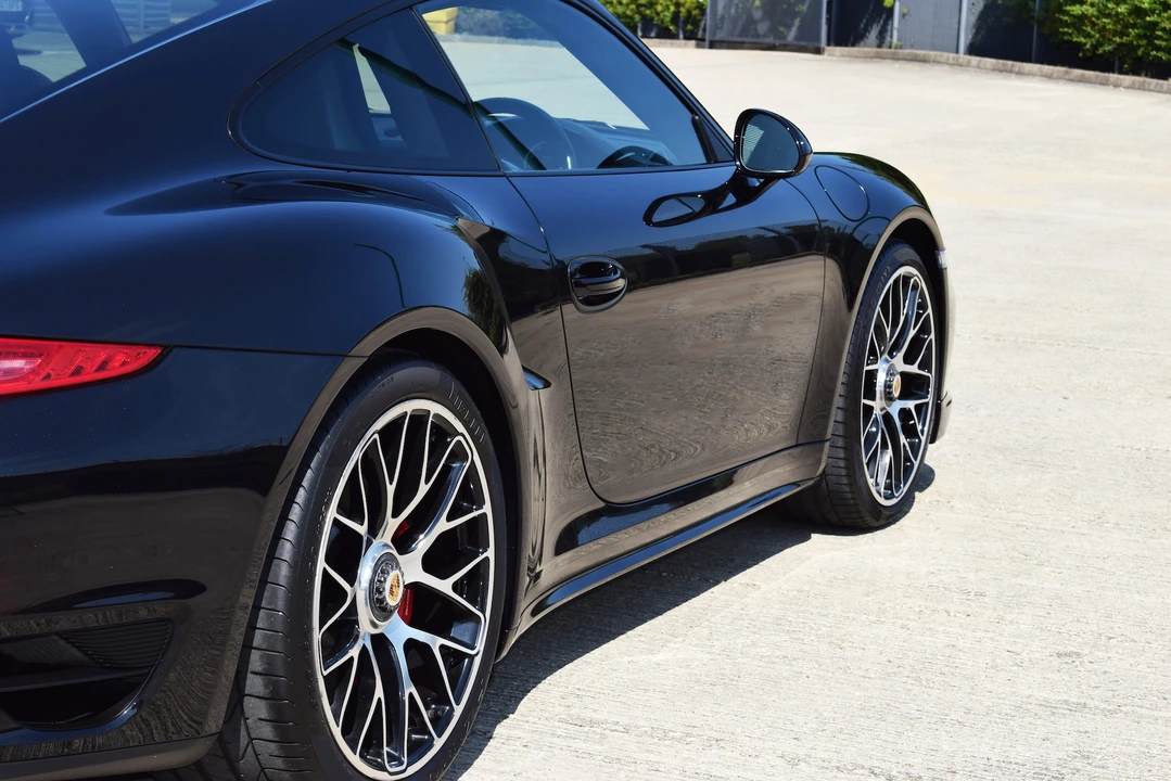 2014 Porsche 991 Turbo - Image 16 of 31