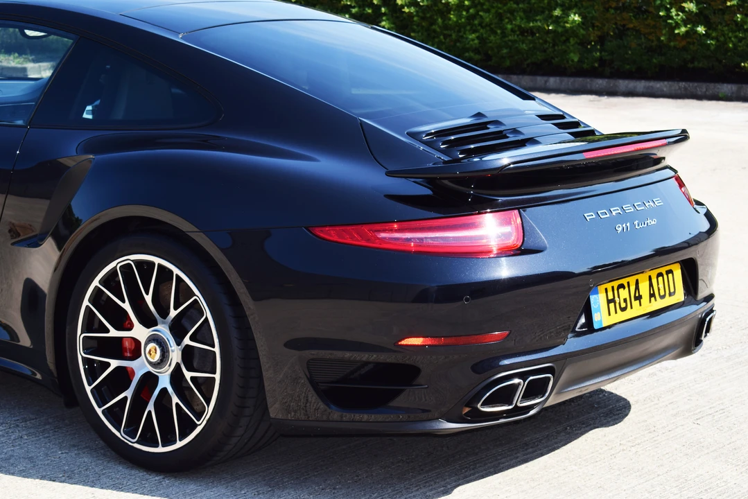 2014 Porsche 991 Turbo - Image 18 of 31
