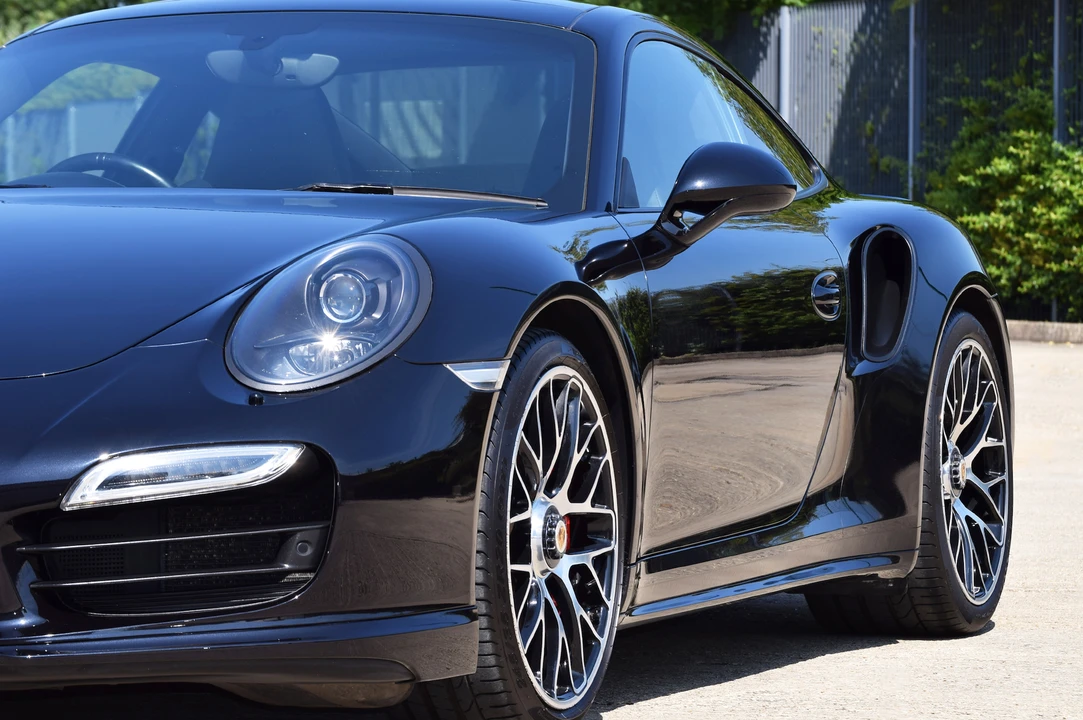 2014 Porsche 991 Turbo - Image 25 of 31