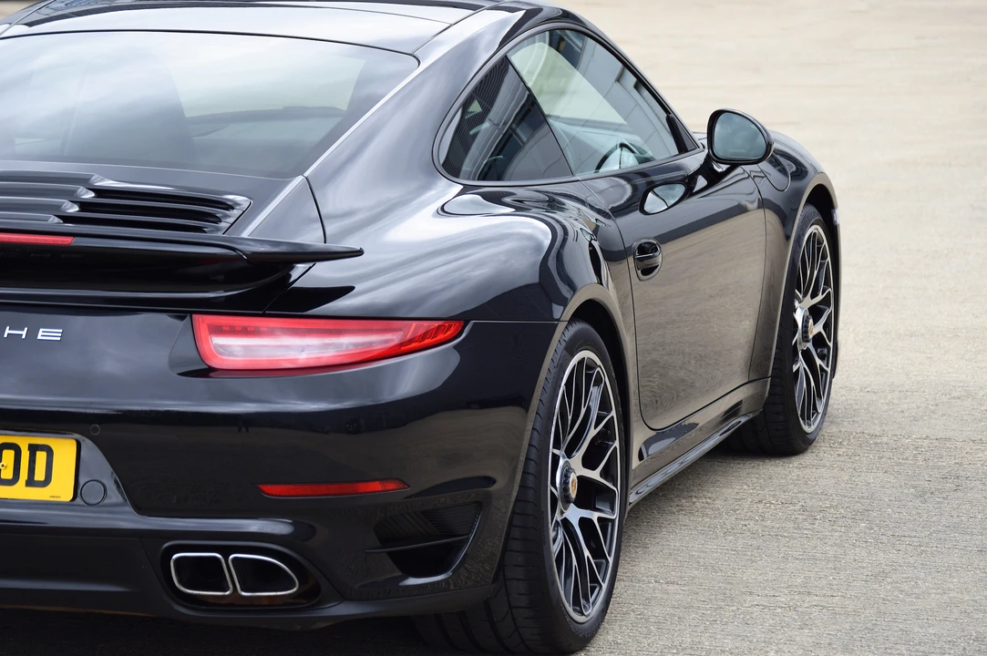 2014 Porsche 991 Turbo - Image 17 of 31