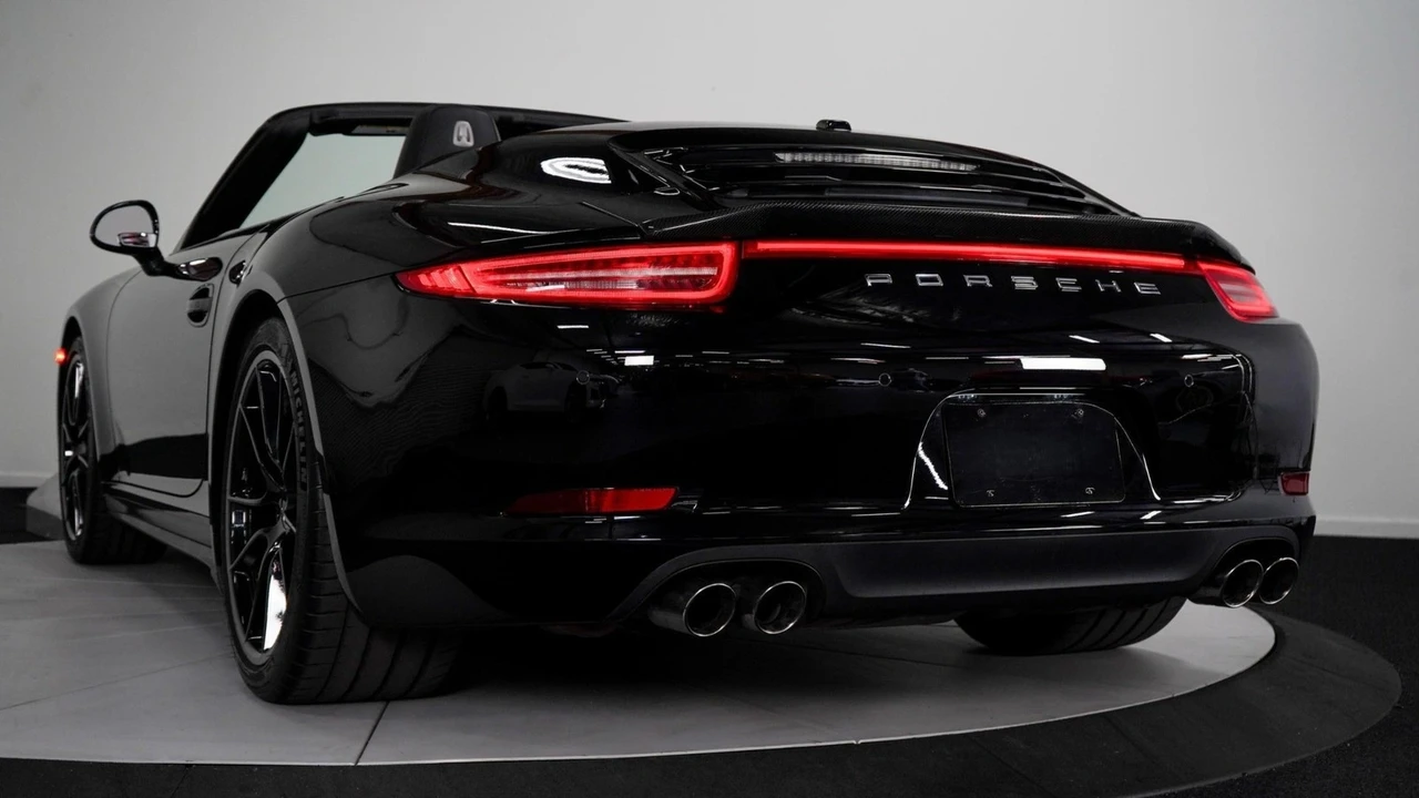 2014 Porsche 991 Carrera 4S - Image 11 of 21
