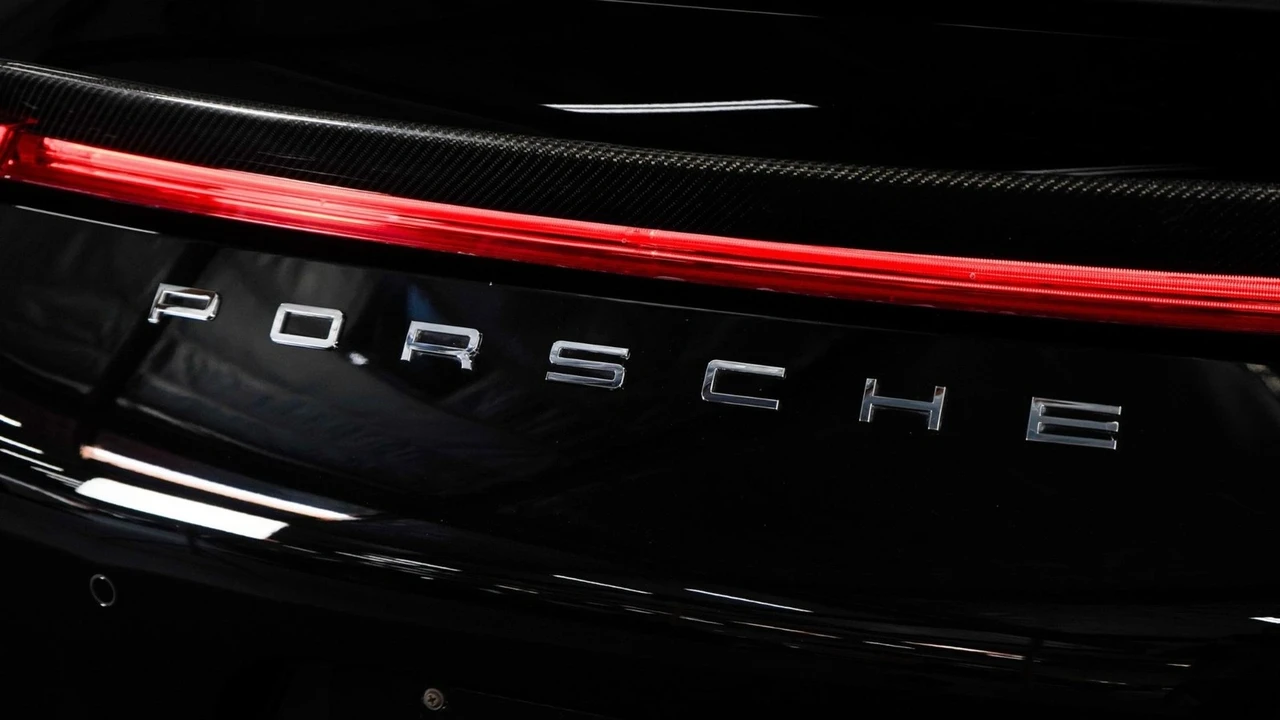 2014 Porsche 991 Carrera 4S - Image 7 of 21