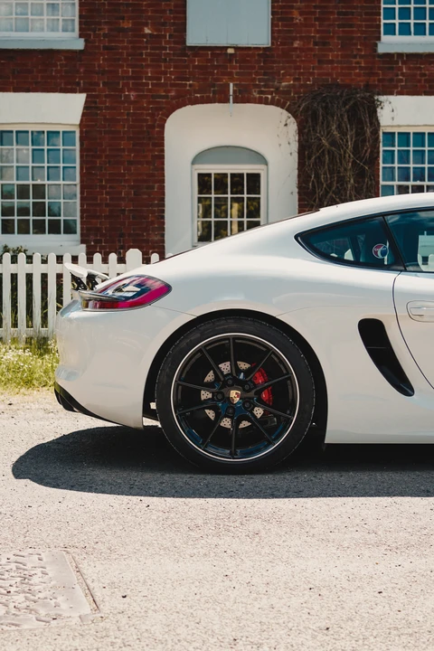 2014 Porsche 981 Cayman GTS - Image 23 of 31