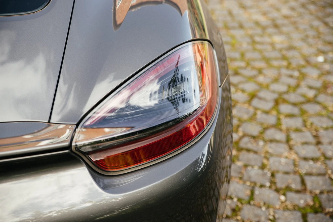 2014 Porsche 981 Cayman GTS - Image 26 of 31