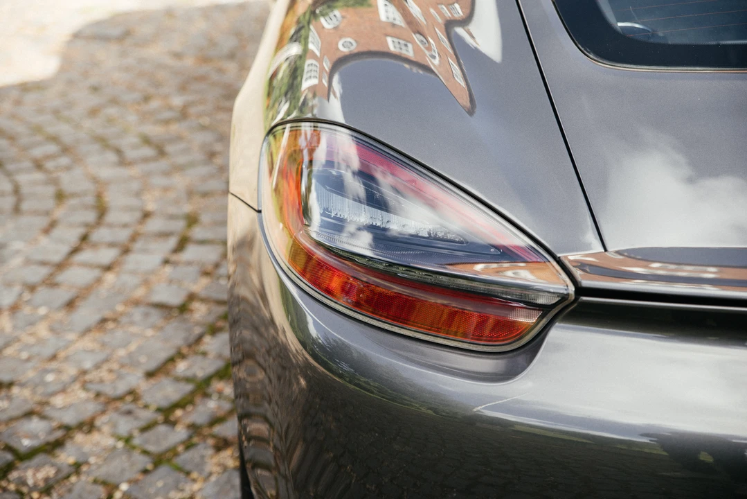 2014 Porsche 981 Cayman GTS - Image 27 of 31