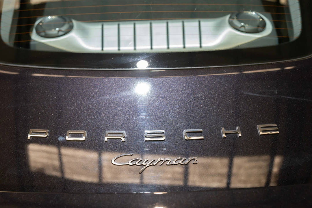 2014 Porsche 981 Cayman - Image 24 of 31