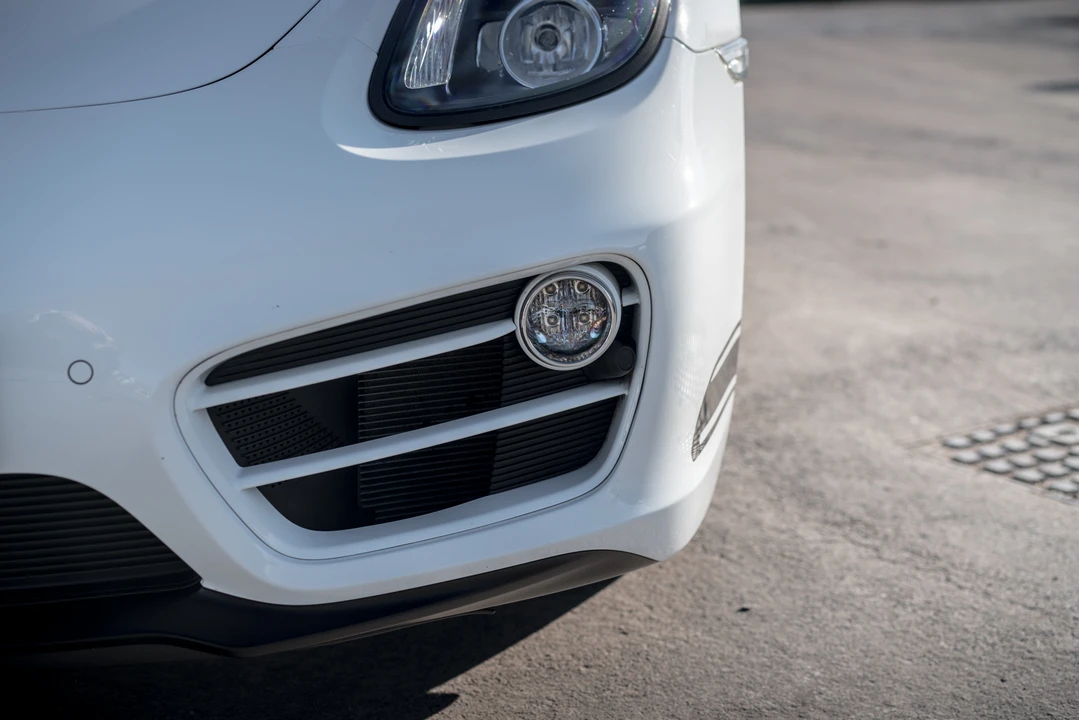 2014 Porsche 981 Cayman - Image 27 of 31