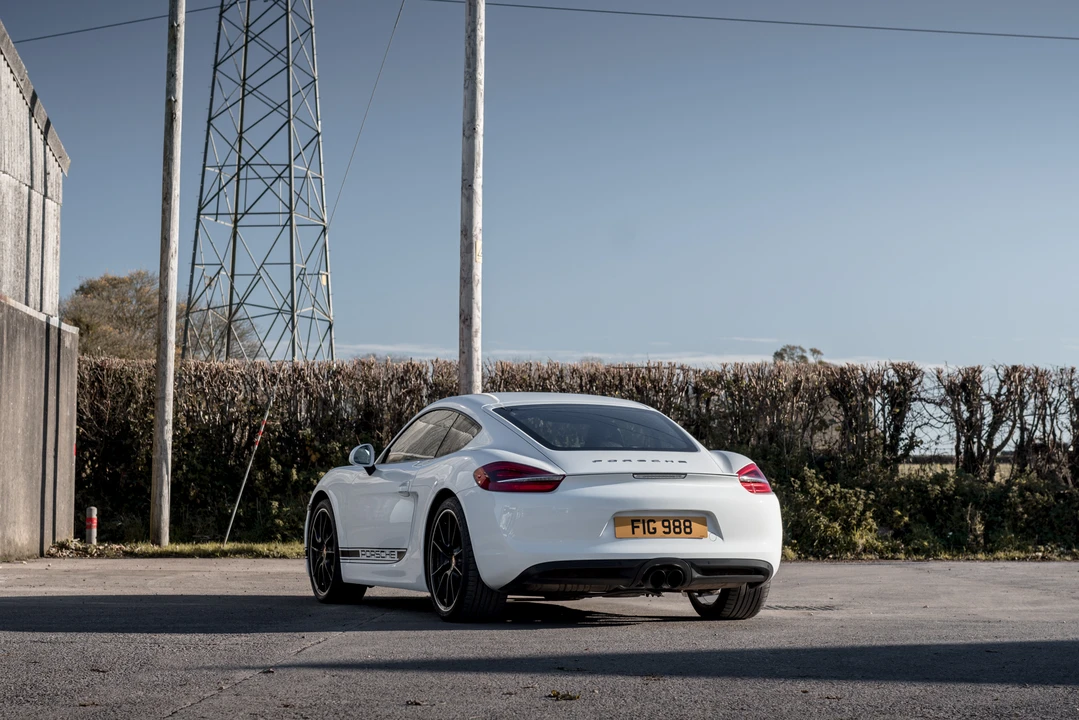 2014 Porsche 981 Cayman - Image 7 of 31