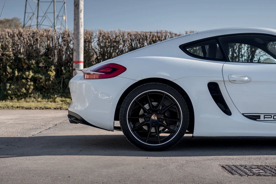 2014 Porsche 981 Cayman - Image 23 of 31