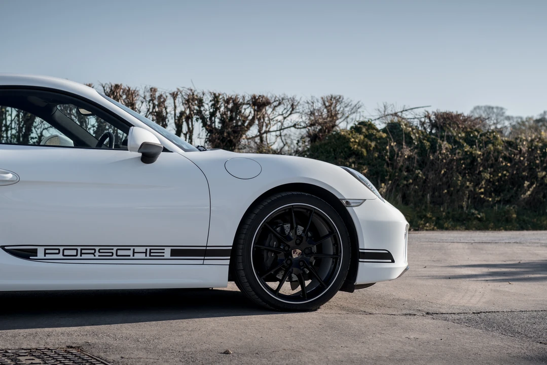 2014 Porsche 981 Cayman - Image 24 of 31