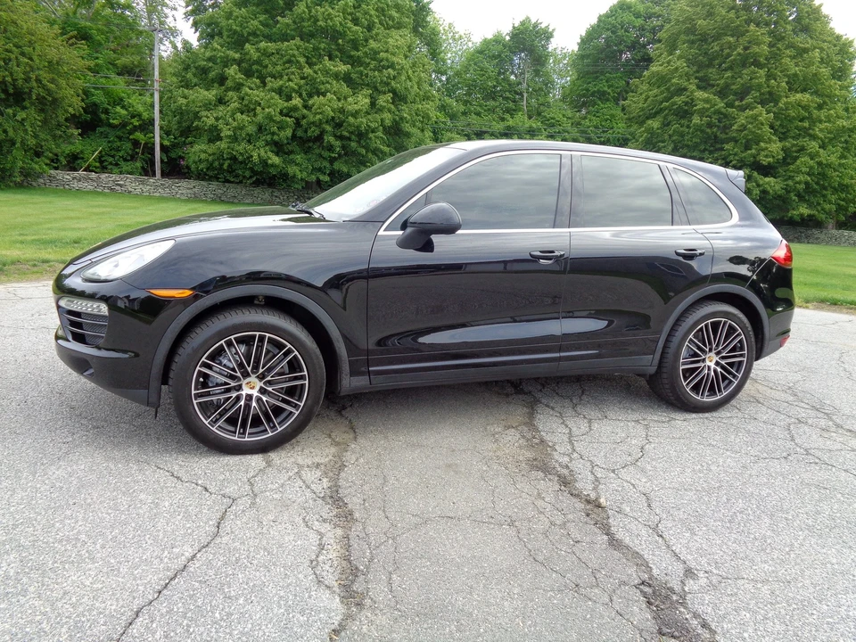 2014 Porsche 958 Cayenne - Image 2 of 31