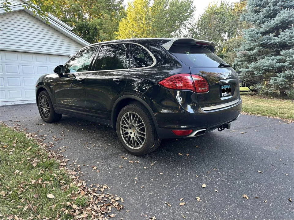 2014 Porsche 958 Cayenne Diesel - Image 2 of 8
