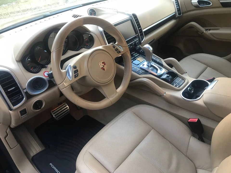 2014 Porsche 958 Cayenne S - Image 6 of 7
