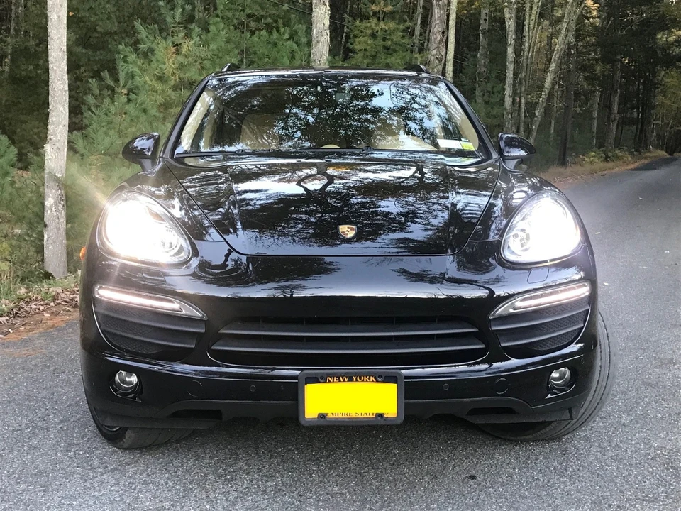 2014 Porsche 958 Cayenne S - Image 2 of 7