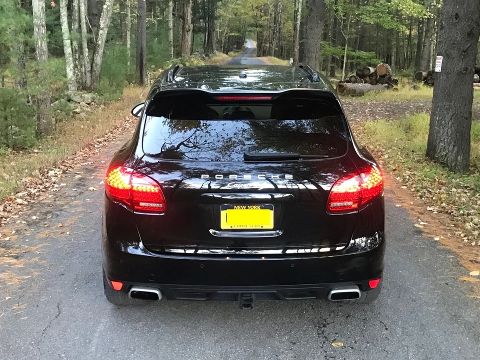2014 Porsche 958 Cayenne S - Image 3 of 7