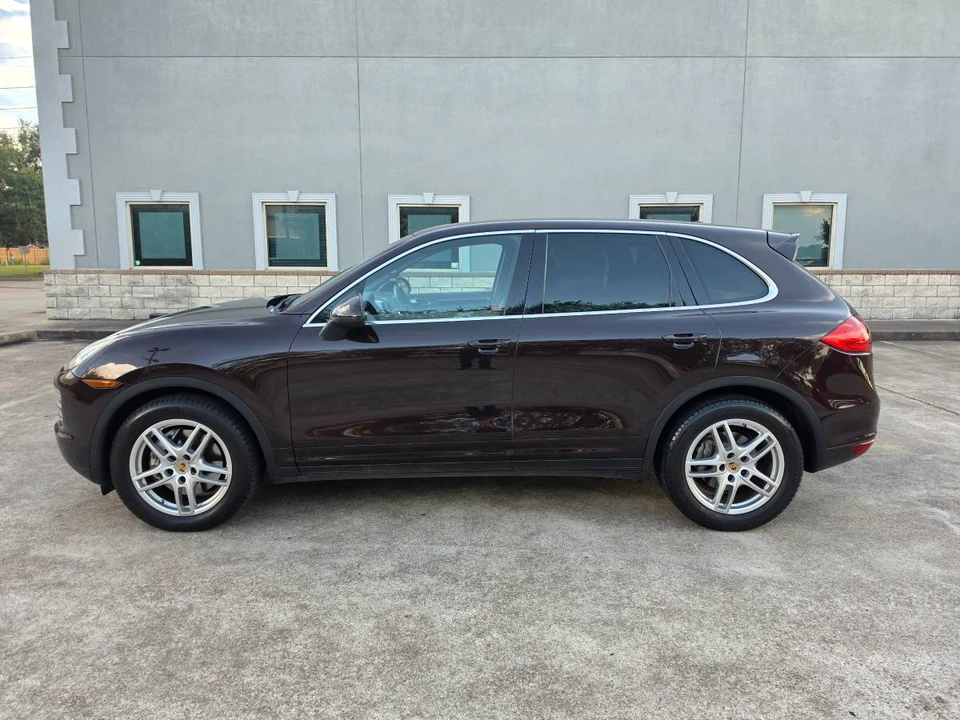 2014 Porsche 958 Cayenne S - Image 3 of 24