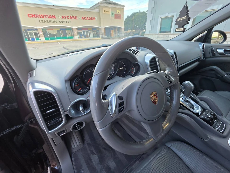 2014 Porsche 958 Cayenne S - Image 17 of 24