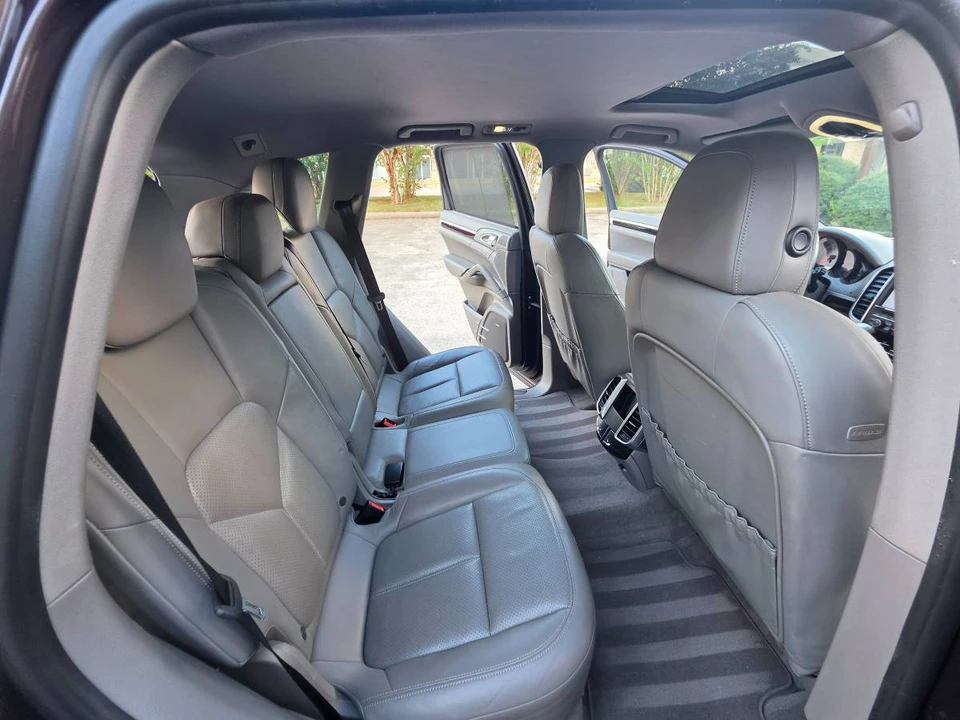 2014 Porsche 958 Cayenne S - Image 12 of 24