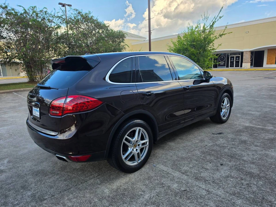 2014 Porsche 958 Cayenne S - Image 5 of 24