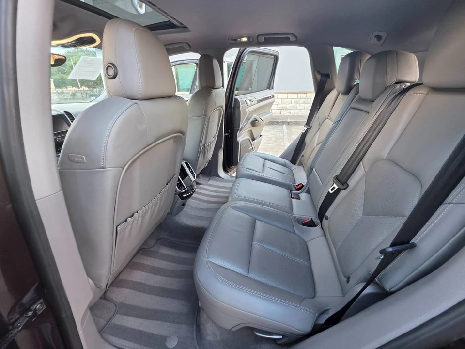 2014 Porsche 958 Cayenne S - Image 13 of 24