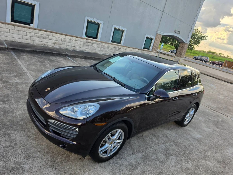 2014 Porsche 958 Cayenne S - Image 8 of 24