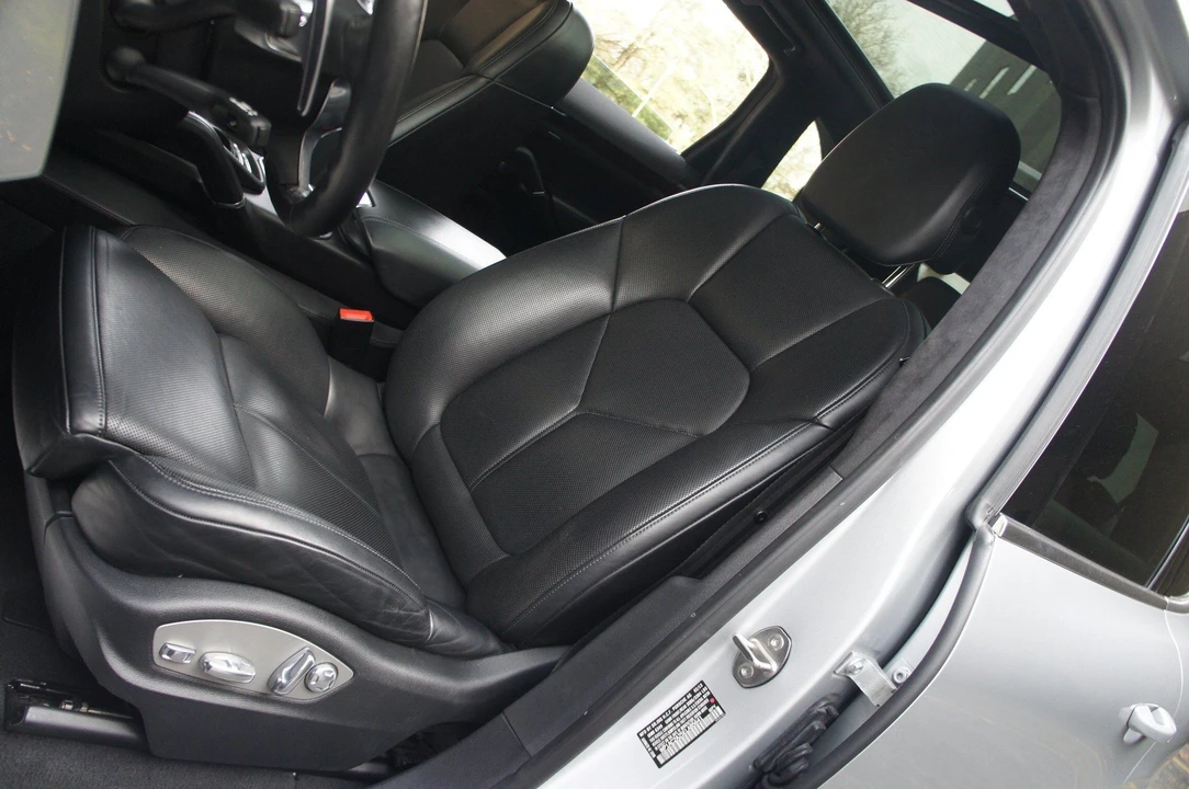 2014 Porsche 958 Cayenne Turbo S - Image 8 of 30