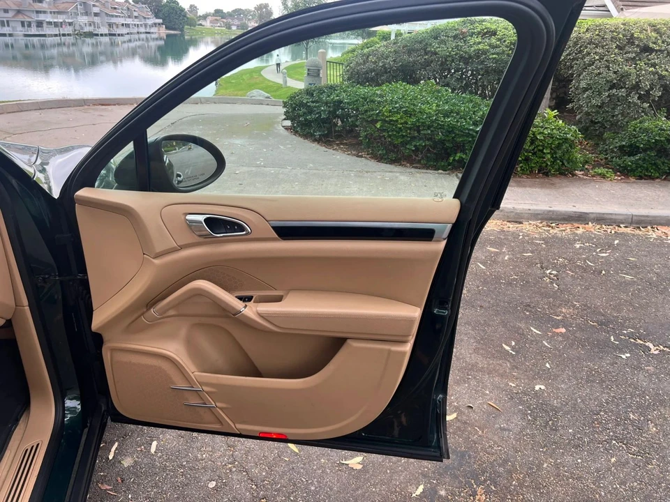 2014 Porsche 958 Cayenne - Image 28 of 31