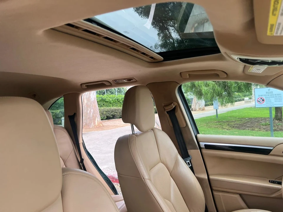 2014 Porsche 958 Cayenne - Image 25 of 31
