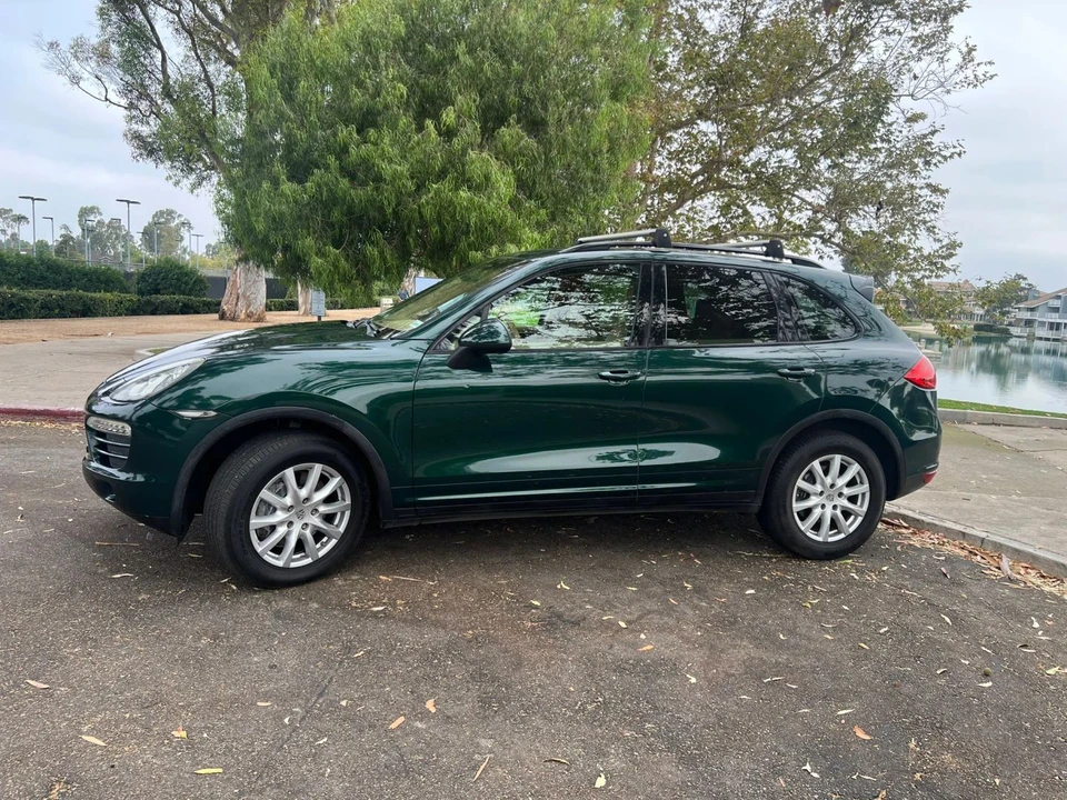 2014 Porsche 958 Cayenne - Image 2 of 31