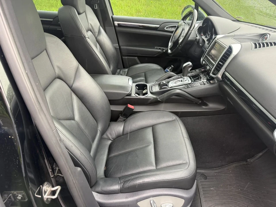 2014 Porsche 958 Cayenne - Image 10 of 26