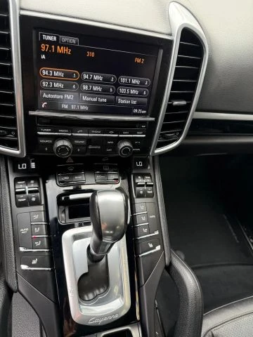 2014 Porsche 958 Cayenne - Image 16 of 20