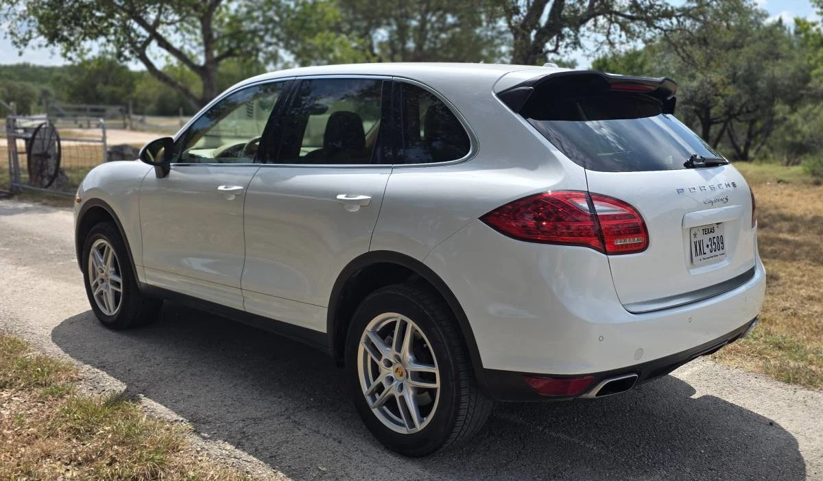 2014 Porsche 958 Cayenne S - Image 6 of 22